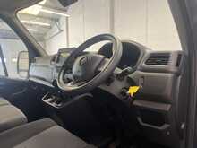 Renault Master 2.3 dCi 35 Advance Panel Van 4dr Diesel Manual FWD LWB Medium Roof Euro 6 (135 ps) - U3122