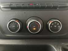 Renault Master 2.3 dCi 35 Advance Panel Van 4dr Diesel Manual FWD LWB Medium Roof Euro 6 (135 ps) - U3122