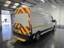 Renault Master 2.3 dCi 35 Business+ Panel Van 4dr Diesel Manual FWD LWB Medium Roof Euro 6 (135 ps) - U3139