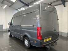 Mercedes-Benz Sprinter 2.0 315 CDI Premium Panel Van 5dr Diesel Manual RWD L2 H2 Euro 6 (s/s) (150 ps) - U3142