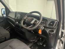 Iveco Daily 2.3D HPI 14V 35S 3520 Panel Van 5dr Diesel Manual MWB H2 Euro 6 (s/s) (136 ps) - U3149