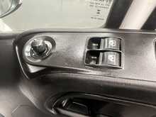 Iveco Daily 2.3D HPI 14V 35S 3520 Panel Van 5dr Diesel Manual MWB H2 Euro 6 (s/s) (136 ps) - U3149