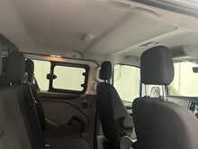 Ford Transit Custom 2.0 300 EcoBlue Limited Crew Van Double Cab 5dr Diesel Manual L2 H1 Euro 6 (s/s) (130 ps) - U3153