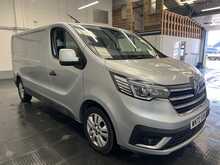 Renault Trafic 2.0 dCi Blue LL30 Sport Panel Van 5dr Diesel Manual L2 H1 Euro 6 (s/s) (130 ps) - U3167