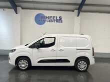 Vauxhall Combo 1.5 Turbo D 2300 Pro Panel Van 5dr Diesel Manual SWB Euro 6 (s/s) (100 ps) - U3186
