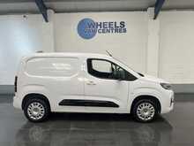 Vauxhall Combo 1.5 Turbo D 2300 Pro Panel Van 5dr Diesel Manual SWB Euro 6 (s/s) (100 ps) - U3186