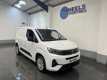 Vauxhall Combo 1.5 Turbo D 2300 Pro Panel Van 5dr Diesel Manual SWB Euro 6 (s/s) (100 ps) - U3186