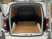 Vauxhall Combo 1.5 Turbo D 2300 Pro Panel Van 5dr Diesel Manual SWB Euro 6 (s/s) (100 ps) - U3186