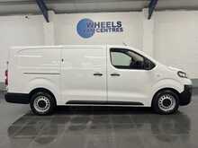 Vauxhall Vivaro 1.5 Turbo D 2900 Dynamic Panel Van 6dr Diesel Manual L2 H1 Euro 6 (s/s) (100 ps) - U3187