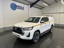Toyota Hilux 2.4 D-4D Icon Pickup Double Cab 4dr Diesel Auto 4WD Euro 6 (s/s) (150 ps) - U3193