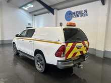 Toyota Hilux 2.4 D-4D Icon Pickup Double Cab 4dr Diesel Auto 4WD Euro 6 (s/s) (150 ps) - U3193