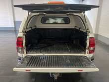 Toyota Hilux 2.4 D-4D Icon Pickup Double Cab 4dr Diesel Auto 4WD Euro 6 (s/s) (150 ps) - U3193