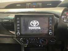 Toyota Hilux 2.4 D-4D Icon Pickup Double Cab 4dr Diesel Auto 4WD Euro 6 (s/s) (150 ps) - U3193
