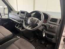 Renault Master 2.3 dCi 35 Start Panel Van 4dr Diesel Manual FWD LWB Medium Roof Euro 6 (135 ps) - U3196