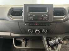 Renault Master 2.3 dCi 35 Start Panel Van 4dr Diesel Manual FWD LWB Medium Roof Euro 6 (135 ps) - U3196