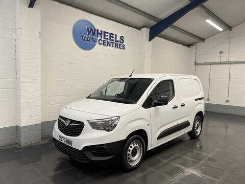Vauxhall Combo 1.5 Turbo D 2900 Dynamic Panel Van 6dr Diesel Manual L2 H1 Euro 6 (s/s) (100 ps)