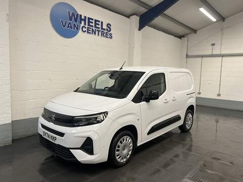 Vauxhall Combo 1.5 Turbo D 2900 Dynamic Panel Van 6dr Diesel Manual L2 H1 Euro 6 (s/s) (100 ps)