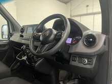 Mercedes-Benz Sprinter 2.0 315 CDI Progressive Panel Van 5dr Diesel Manual RWD L2 H2 Euro 6 (s/s) (150 ps) - U3317