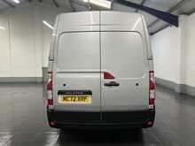 Renault Master 2.3 dCi 35 Business Panel Van 4dr Diesel Manual FWD MWB Medium Roof Euro 6 (135 ps) - U3407
