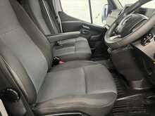 Renault Master 2.3 dCi 35 Business Panel Van 4dr Diesel Manual FWD MWB Medium Roof Euro 6 (135 ps) - U3407