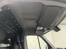 Renault Master 2.3 dCi 35 Business Panel Van 4dr Diesel Manual FWD MWB Medium Roof Euro 6 (135 ps) - U3407