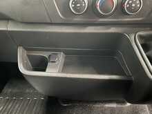 Renault Master 2.3 dCi 35 Business Panel Van 4dr Diesel Manual FWD MWB Medium Roof Euro 6 (135 ps) - U3407