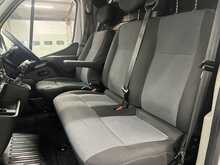 Renault Master 2.3 dCi 35 Business Panel Van 4dr Diesel Manual FWD MWB Medium Roof Euro 6 (135 ps) - U3407