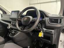 Renault Trafic 2.0 dCi Blue LL30 Advance Panel Van 5dr Diesel Manual L2 H1 Euro 6 (s/s) (130 ps) - U3462
