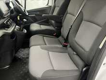Renault Trafic 2.0 dCi Blue LL30 Advance Panel Van 5dr Diesel Manual L2 H1 Euro 6 (s/s) (130 ps) - U3462