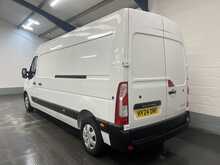 Renault Master 2.3 dCi 35 Advance Panel Van 4dr Diesel Manual FWD LWB Medium Roof Euro 6 (135 ps) - U3480