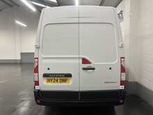 Renault Master 2.3 dCi 35 Advance Panel Van 4dr Diesel Manual FWD LWB Medium Roof Euro 6 (135 ps) - U3480