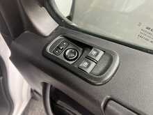 Renault Master 2.3 dCi 35 Advance Panel Van 4dr Diesel Manual FWD LWB Medium Roof Euro 6 (135 ps) - U3480