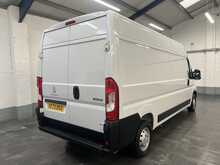 Peugeot Boxer 2.2 BlueHDi 335 Professional Premium + Panel Van 5dr Diesel Manual L3 H2 Euro 6 (s/s) (140 ps) - U3493