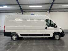 Peugeot Boxer 2.2 BlueHDi 335 Professional Premium + Panel Van 5dr Diesel Manual L3 H2 Euro 6 (s/s) (140 ps) - U3493