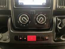 Peugeot Boxer 2.2 BlueHDi 335 Professional Premium + Panel Van 5dr Diesel Manual L3 H2 Euro 6 (s/s) (140 ps) - U3493