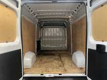 Peugeot Boxer 2.2 BlueHDi 335 Professional Premium + Panel Van 5dr Diesel Manual L3 H2 Euro 6 (s/s) (140 ps) - U3493