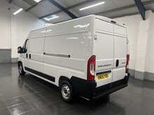 Peugeot Boxer 2.2 BlueHDi 335 Professional Panel Van 5dr Diesel Manual L3 H2 Euro 6 (s/s) (140 ps) - U3519