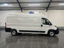 Peugeot Boxer 2.2 BlueHDi 335 Professional Panel Van 5dr Diesel Manual L3 H2 Euro 6 (s/s) (140 ps) - U3519