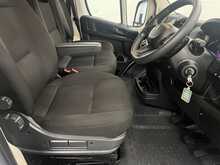 Peugeot Boxer 2.2 BlueHDi 335 Professional Panel Van 5dr Diesel Manual L3 H2 Euro 6 (s/s) (140 ps) - U3519
