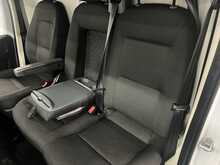 Peugeot Boxer 2.2 BlueHDi 335 Professional Panel Van 5dr Diesel Manual L3 H2 Euro 6 (s/s) (140 ps) - U3519