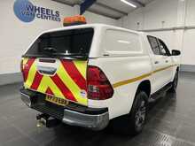 Toyota Hilux 2.4 D-4D Icon Pickup Double Cab 4dr Diesel Auto 4WD Euro 6 (s/s) (150 ps) - U3533