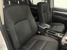 Toyota Hilux 2.4 D-4D Icon Pickup Double Cab 4dr Diesel Auto 4WD Euro 6 (s/s) (150 ps) - U3533