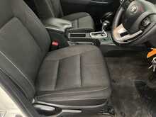 Toyota Hilux 2.4 D-4D Icon Pickup Double Cab 4dr Diesel Auto 4WD Euro 6 (s/s) (150 ps) - U3533