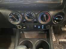 Toyota Hilux 2.4 D-4D Icon Pickup Double Cab 4dr Diesel Auto 4WD Euro 6 (s/s) (150 ps) - U3533