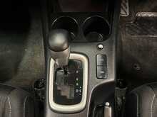 Toyota Hilux 2.4 D-4D Icon Pickup Double Cab 4dr Diesel Auto 4WD Euro 6 (s/s) (150 ps) - U3533