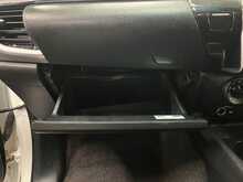 Toyota Hilux 2.4 D-4D Icon Pickup Double Cab 4dr Diesel Auto 4WD Euro 6 (s/s) (150 ps) - U3533