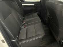 Toyota Hilux 2.4 D-4D Icon Pickup Double Cab 4dr Diesel Auto 4WD Euro 6 (s/s) (150 ps) - U3533