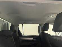 Toyota Hilux 2.4 D-4D Icon Pickup Double Cab 4dr Diesel Auto 4WD Euro 6 (s/s) (150 ps) - U3533