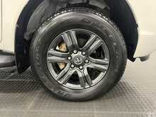 Toyota Hilux 2.4 D-4D Icon Pickup Double Cab 4dr Diesel Auto 4WD Euro 6 (s/s) (150 ps) - U3533