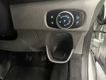Ford Tourneo Custom 2.0 310 EcoBlue Titanium Minibus Double Cab 5dr Diesel Manual L2 Euro 6 (s/s) (130 ps) - U3577